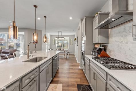 5807 Walkabout Way Brownsburg IN 46112