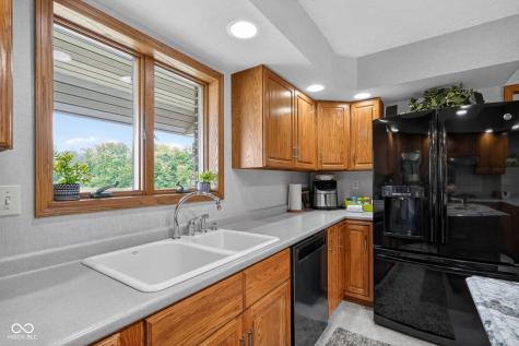 152 N Antioch Road Waynetown IN 47990