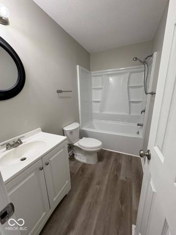 144 Meadow Glen Drive Avon IN 46123