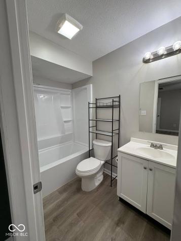 144 Meadow Glen Drive Avon IN 46123