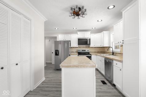 1640 Lawton Avenue Columbus IN 47201