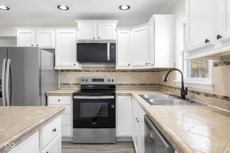 1640 Lawton Avenue Columbus IN 47201