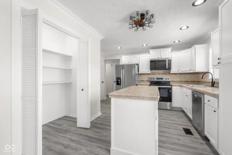 1640 Lawton Avenue Columbus IN 47201