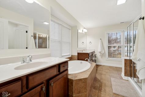 8999 Hearthstone Drive Zionsville IN 46077