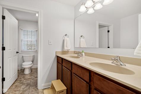 8999 Hearthstone Drive Zionsville IN 46077