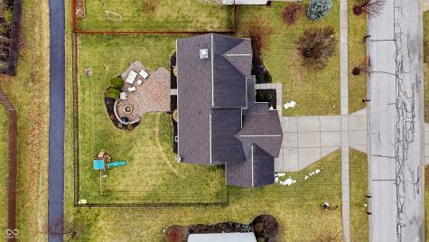 8999 Hearthstone Drive Zionsville IN 46077