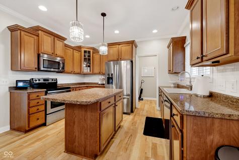 8999 Hearthstone Drive Zionsville IN 46077