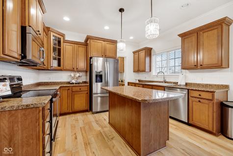 8999 Hearthstone Drive Zionsville IN 46077