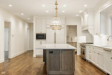 7406 Washington Boulevard Indianapolis IN 46240