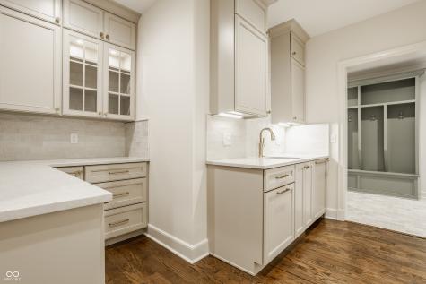 7406 Washington Boulevard Indianapolis IN 46240