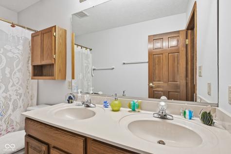 1264 Old Hickory Drive Greenwood IN 46142