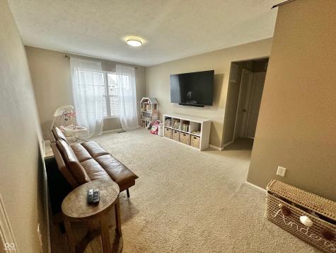 2094 Shadow Creek Boulevard Columbus IN 47201