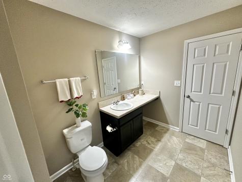 2094 Shadow Creek Boulevard Columbus IN 47201