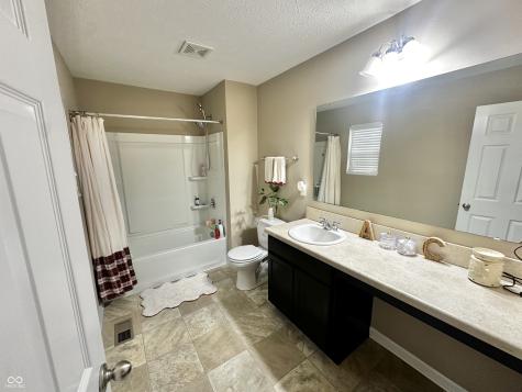 2094 Shadow Creek Boulevard Columbus IN 47201