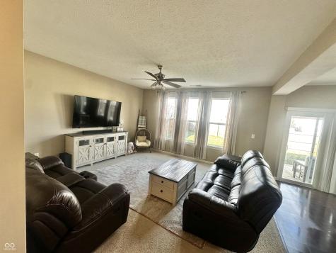 2094 Shadow Creek Boulevard Columbus IN 47201
