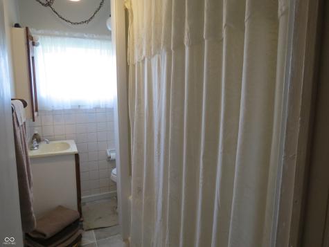 8272 S 250 W Trafalgar IN 46181