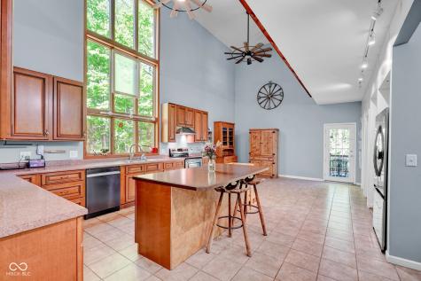 8390 E 750 S Elizabethtown IN 47232