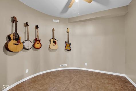 8390 E 750 S Elizabethtown IN 47232