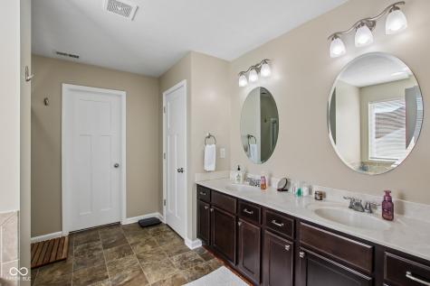 1334 Old Heritage Place Greenwood IN 46143