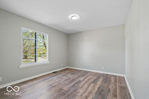 3270 Acacia Drive Indianapolis IN 46214