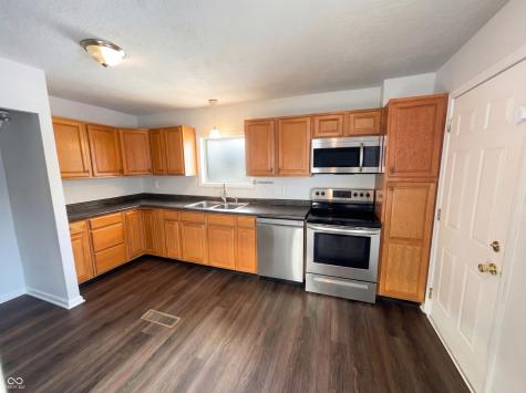 217 Crestwood Drive New Whiteland IN 46184