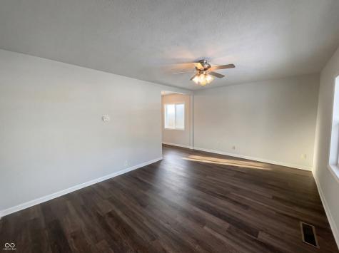 217 Crestwood Drive New Whiteland IN 46184