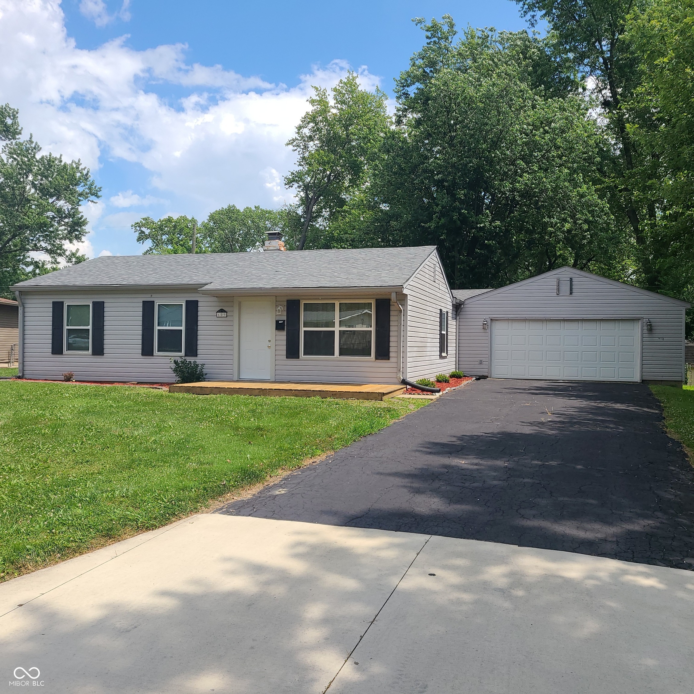 609 E Broadway Drive Greenwood IN 46143