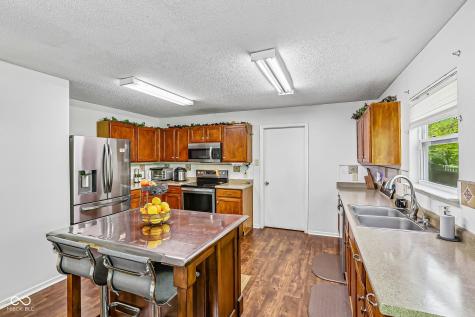 5884 Skyward Lane Indianapolis IN 46234