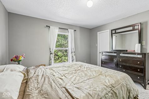 5884 Skyward Lane Indianapolis IN 46234