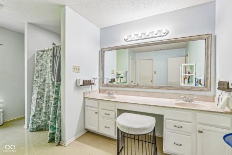 5884 Skyward Lane Indianapolis IN 46234