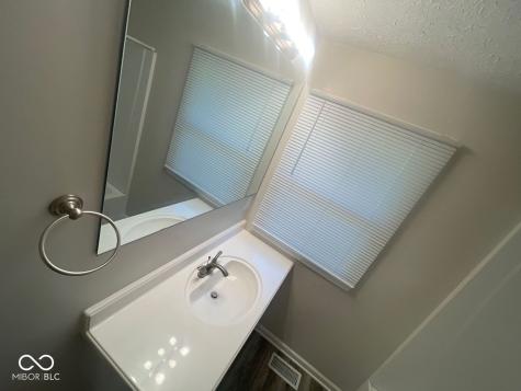 8517 Ridge Hill Drive Indianapolis IN 46217