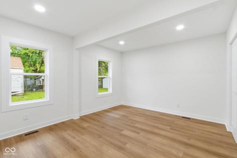 2102 W 9th Street Anderson IN 46016