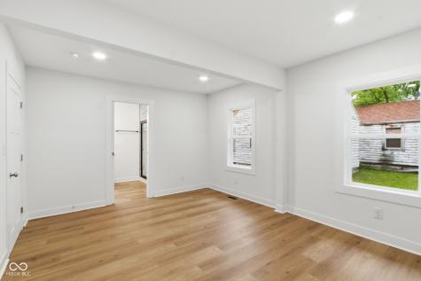2102 W 9th Street Anderson IN 46016