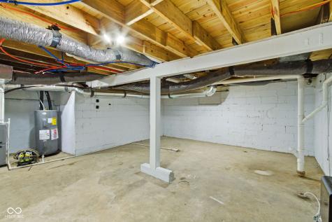 2102 W 9th Street Anderson IN 46016
