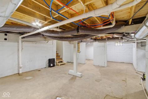 2102 W 9th Street Anderson IN 46016