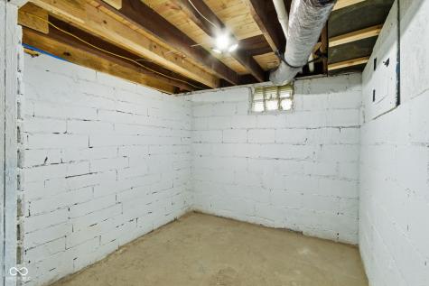 2102 W 9th Street Anderson IN 46016