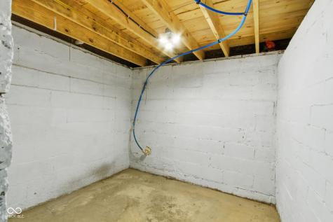 2102 W 9th Street Anderson IN 46016