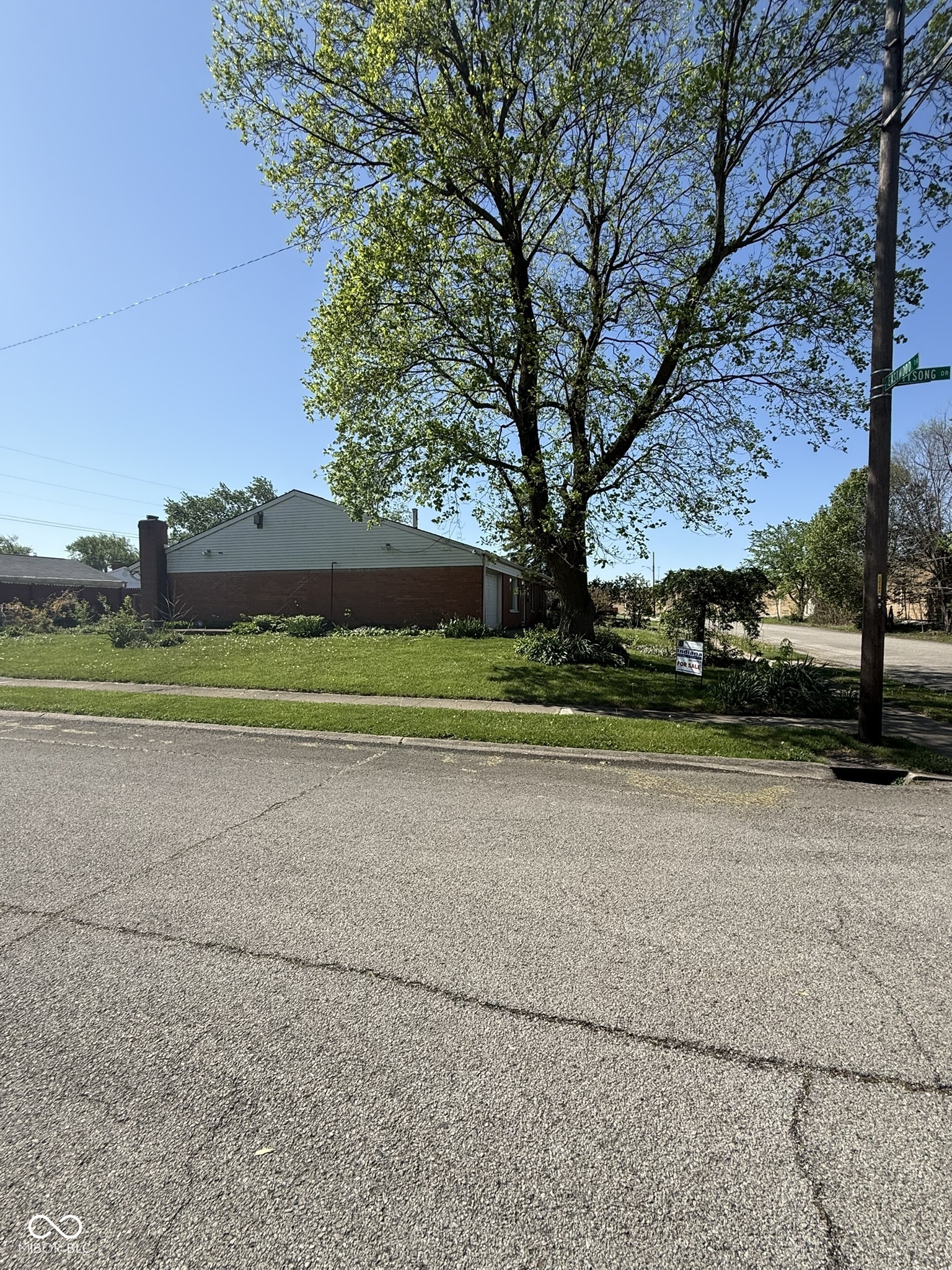 2403 Eastwood Drive Indianapolis IN 46219