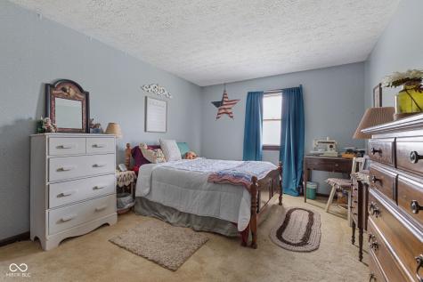2367 E 400 N Whiteland IN 46184
