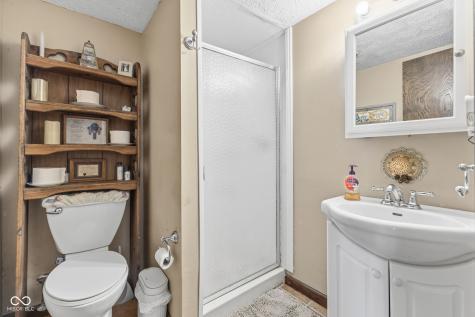 2367 E 400 N Whiteland IN 46184