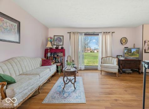 2367 E 400 N Whiteland IN 46184