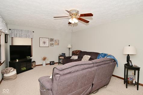 8430 Lockwood Lane Indianapolis IN 46217