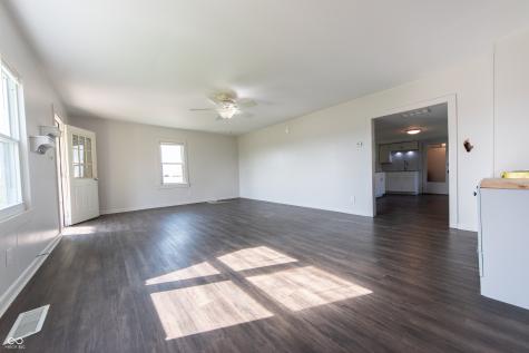 728 N 650 E Columbus IN 47203