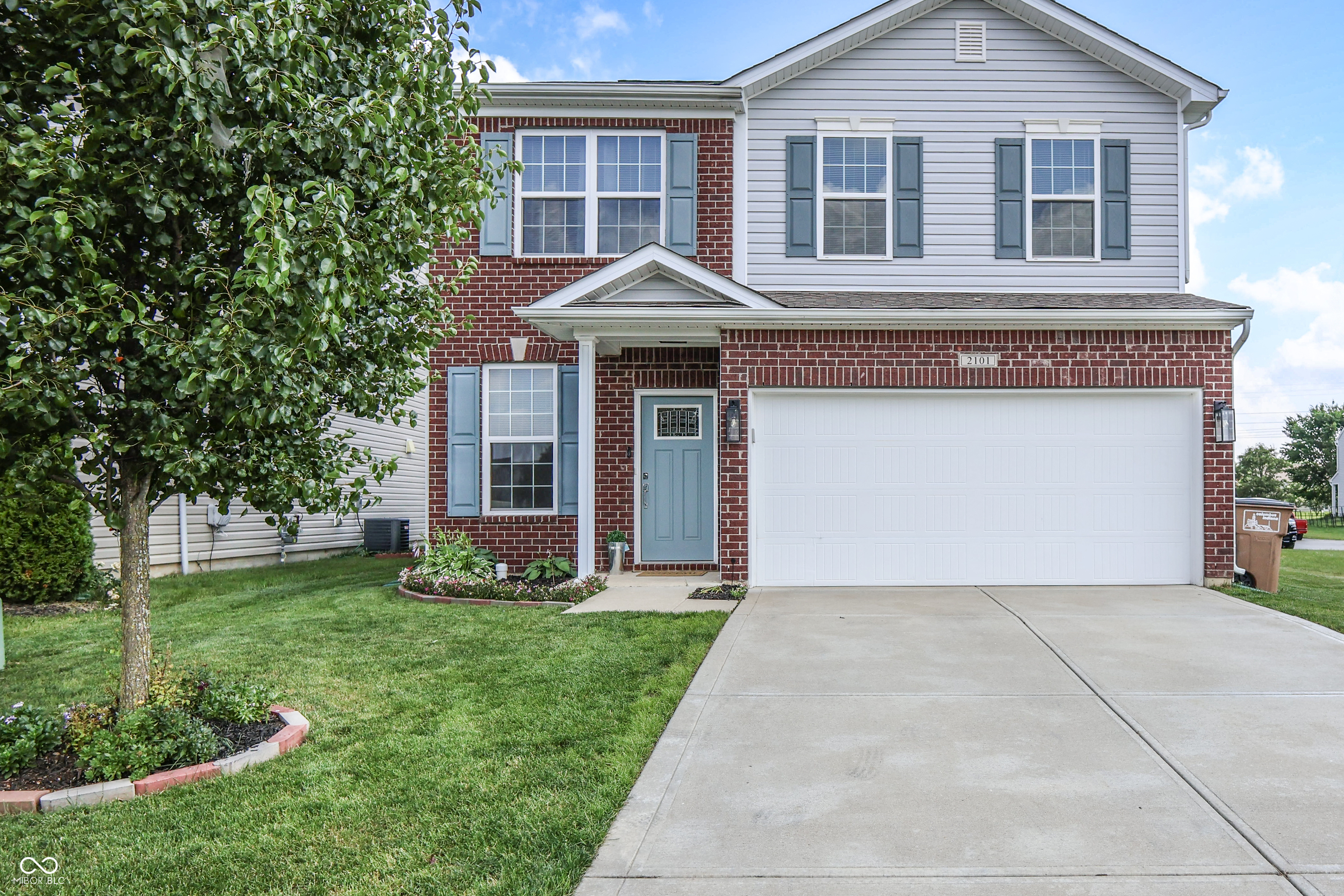 2101 Shadow Fox Drive Columbus IN 47201