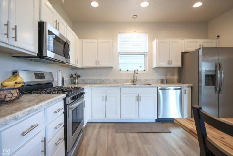 2101 Shadow Fox Drive Columbus IN 47201