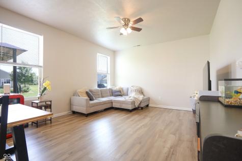 2101 Shadow Fox Drive Columbus IN 47201