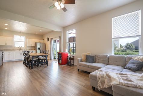 2101 Shadow Fox Drive Columbus IN 47201
