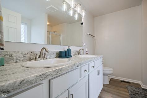 2101 Shadow Fox Drive Columbus IN 47201