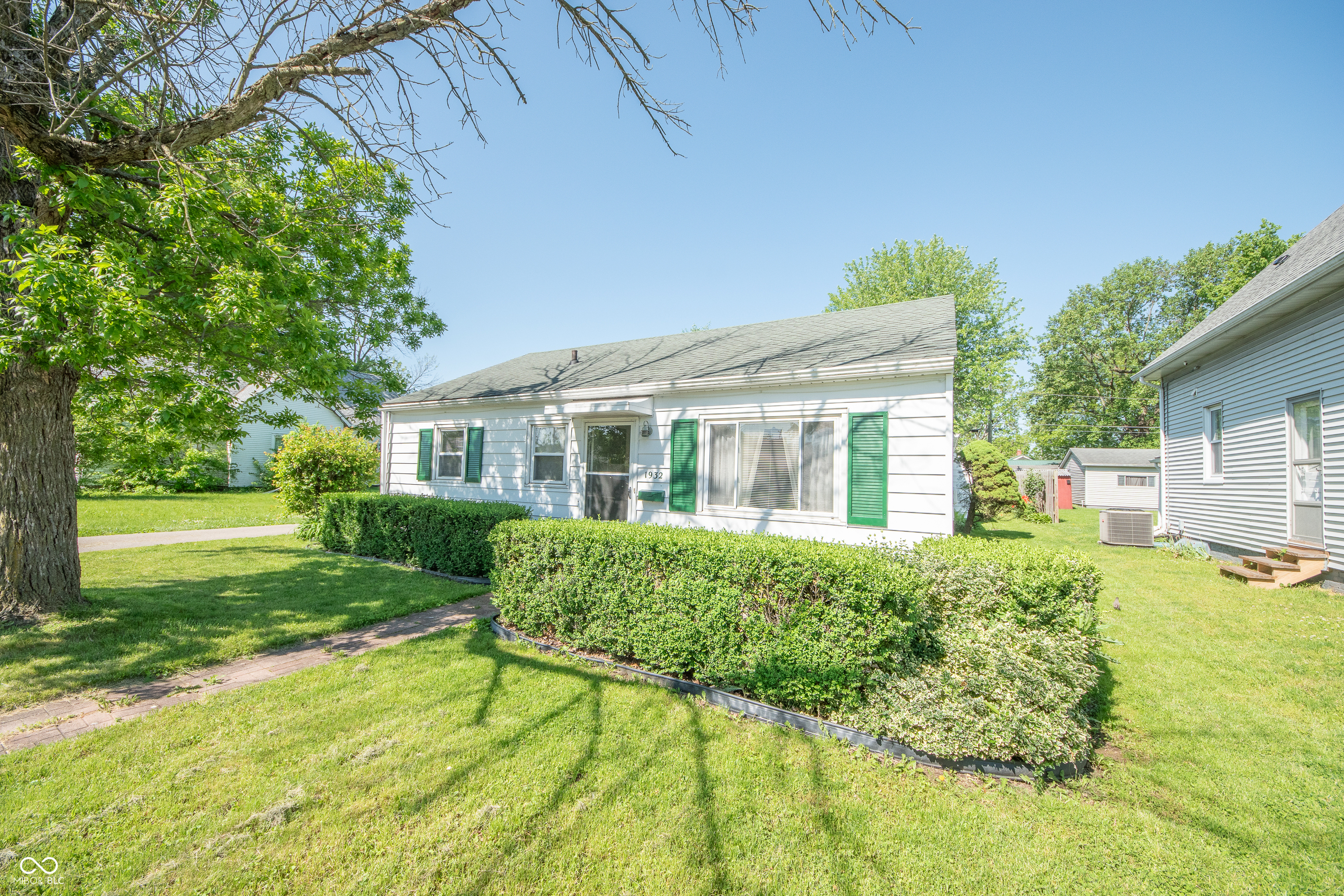 1932 Central Avenue Columbus IN 47201