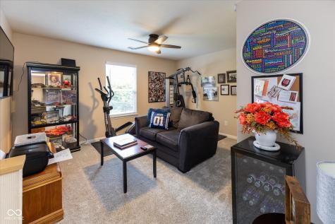 6524 Emerald Crossing Way Indianapolis IN 46221